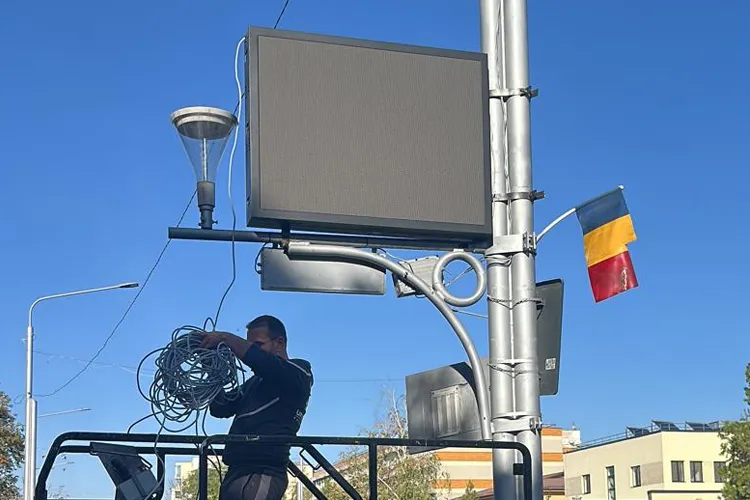 Romania Outdoor LED Pole Display Project | Smart Digital Signage Solution